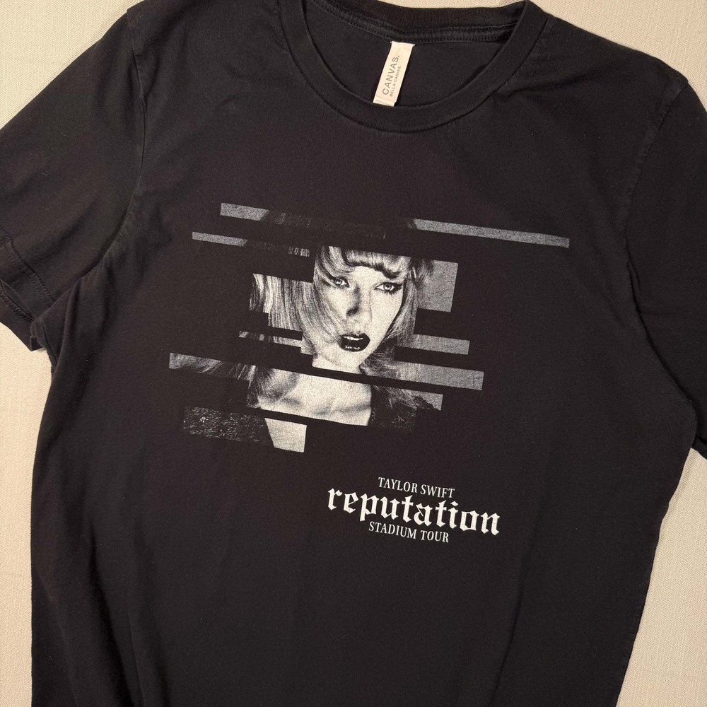 Taylor Swift Reputation Stadium Tour Black Graphic T-Shirt Size L